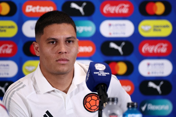 kaiyun 官网-金特罗:我见过梅西踢球,但17岁时的登贝莱表现依然让我难以置信