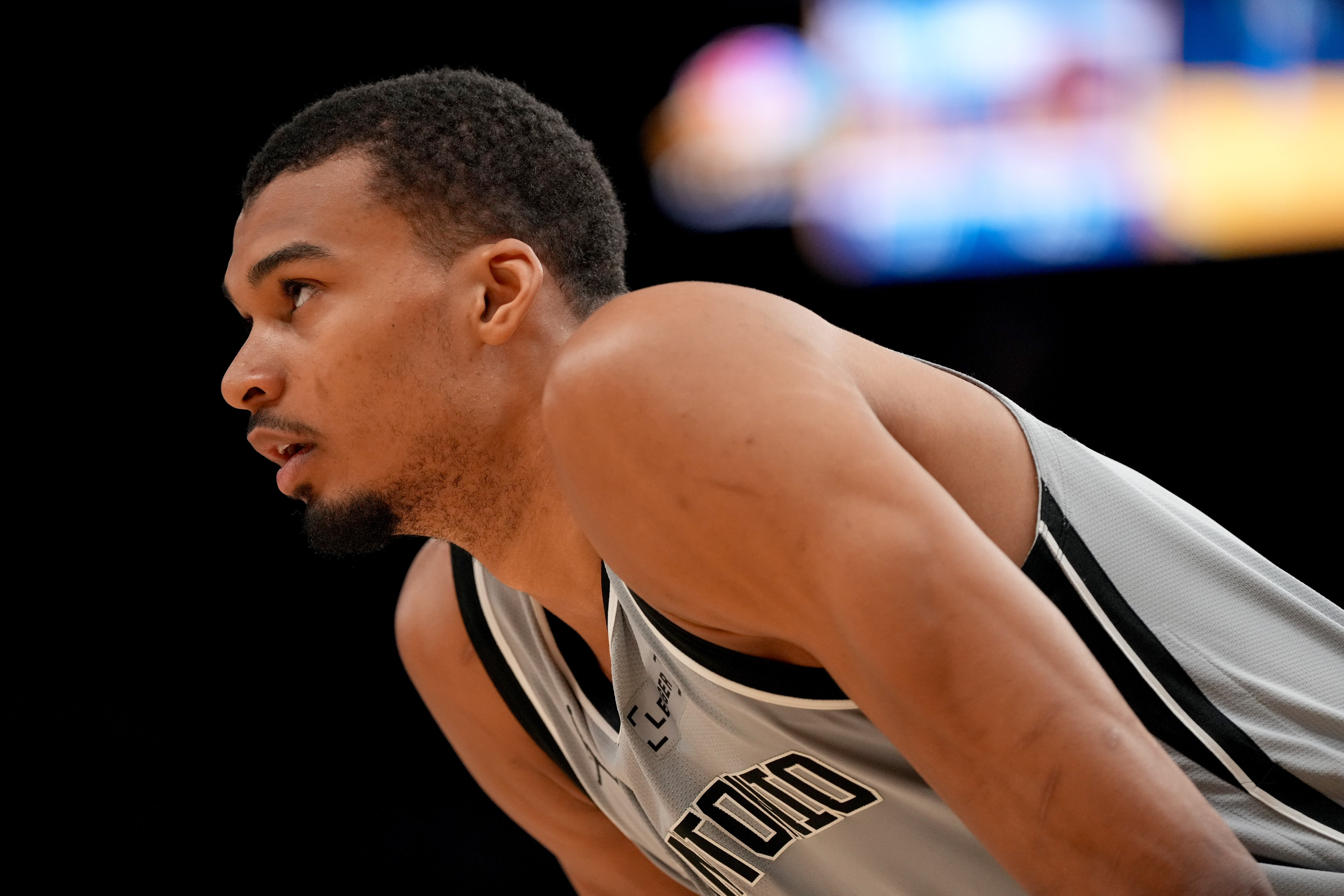 app下载-马刺官方好消息,文班并无大碍,他未来能和约基奇一样厉害吗?|文班亚马|圣安东尼奥马刺队|维克托·文班亚马|尼古拉-约基奇|费城76人队_新浪新闻